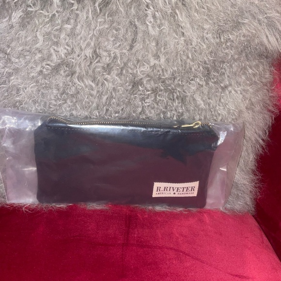 R. Riveter Lucy Black Zipper Pouch - Picture 2 of 3